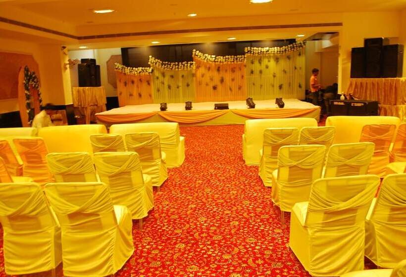 هتل The Grand Chandiram