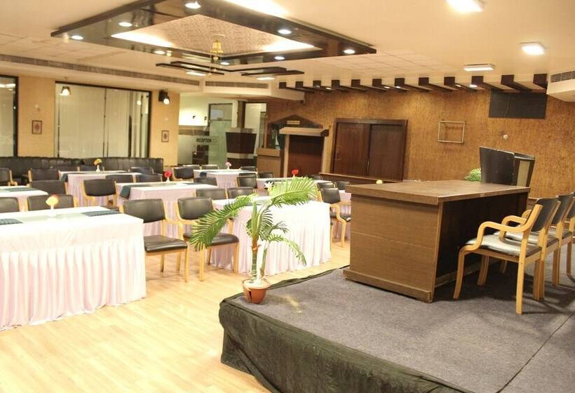 هتل The Grand Chandiram