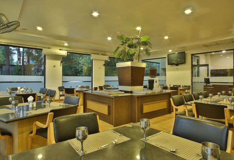 هتل The Grand Chandiram