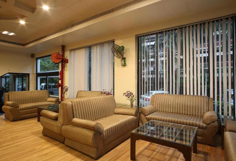 هتل The Grand Chandiram