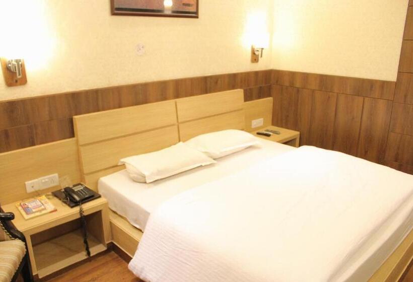 هتل The Grand Chandiram