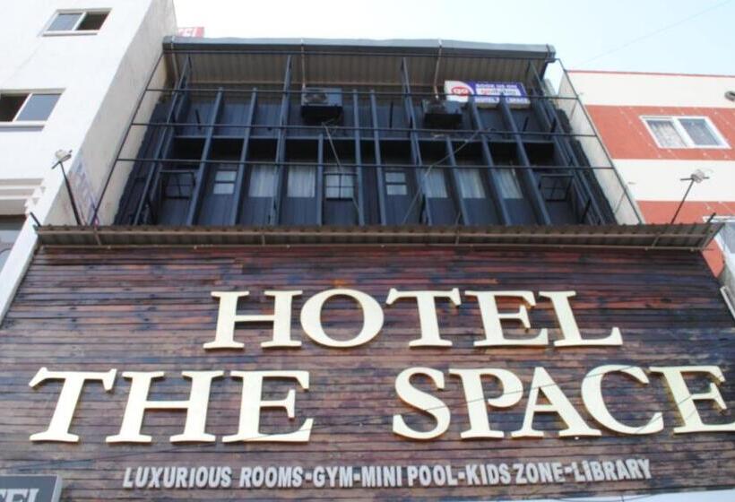 Отель The Space