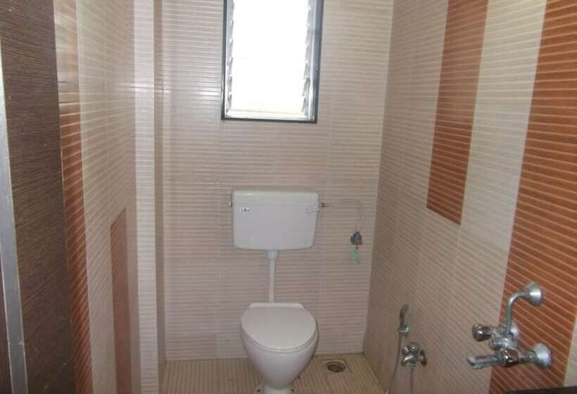 酒店 Trimurti Pride