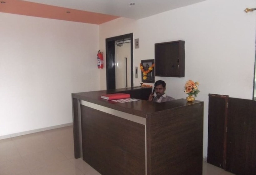 酒店 Trimurti Pride