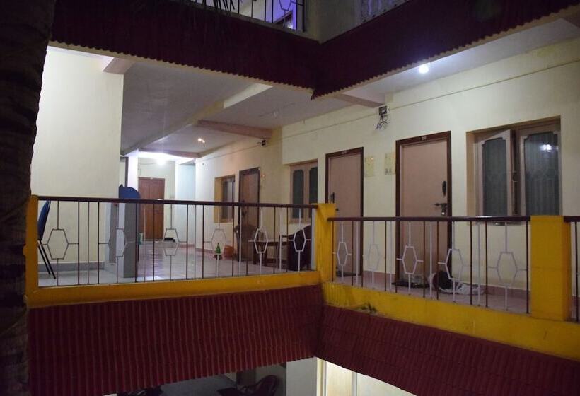 فندق Vinodhara Guesthouse