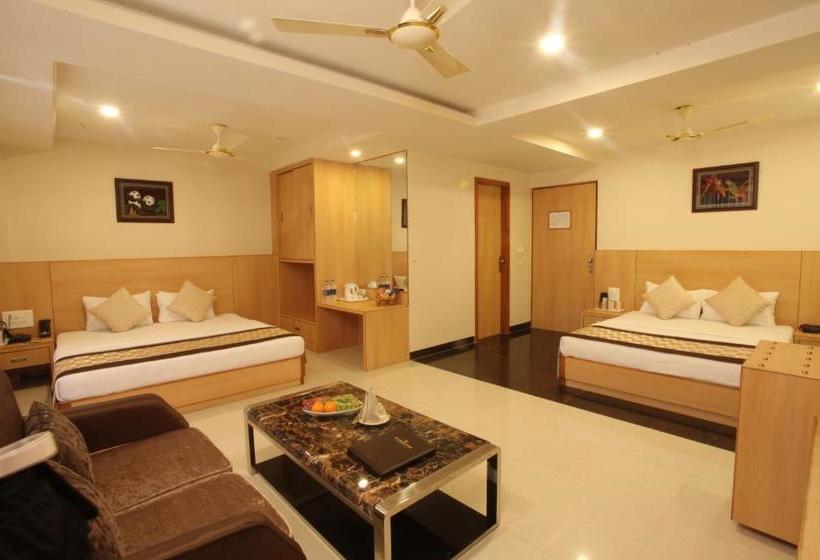 Wingston A Treehouse Hotel Goverdhan