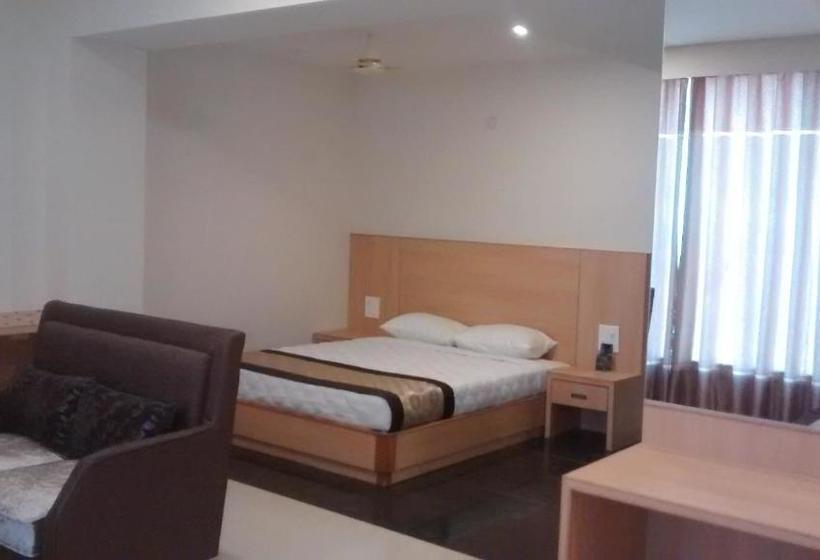 Wingston A Treehouse Hotel Goverdhan