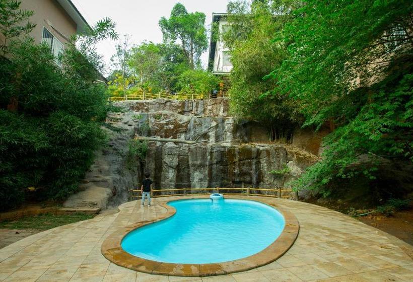 Nexstay Lakkidi Village Resort