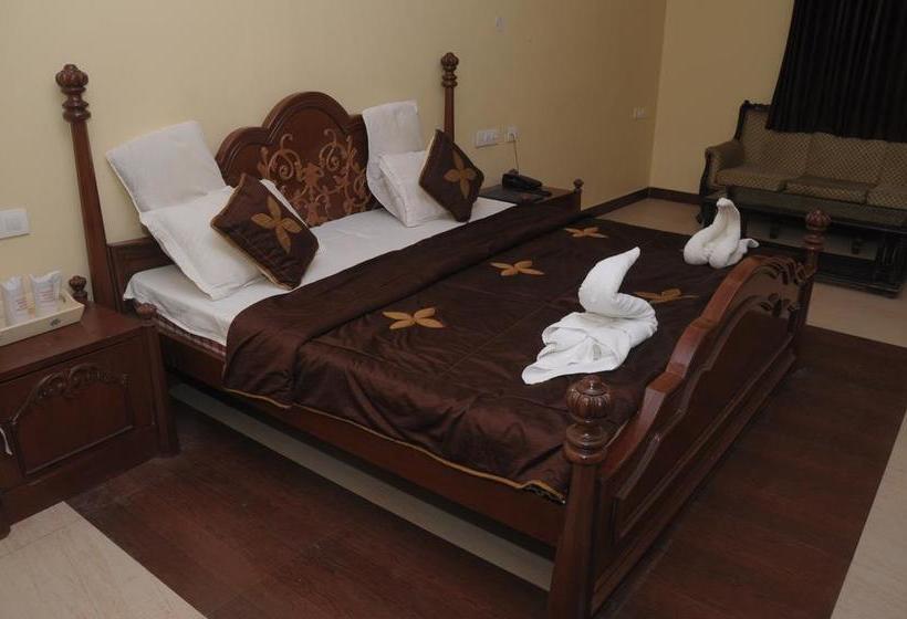 Mahal Rajwada Resort