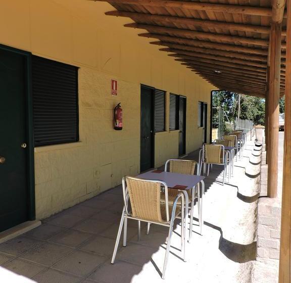 مُتل Hostal Bungalows Camping Cáceres