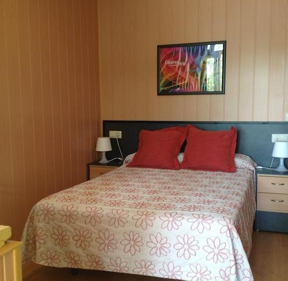 مُتل Hostal Bungalows Camping Cáceres