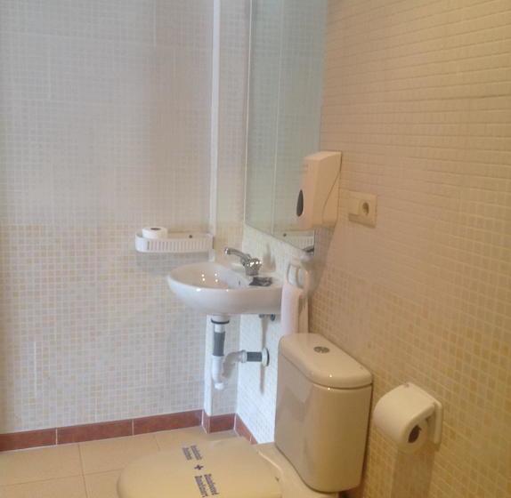 مُتل Hostal Bungalows Camping Cáceres