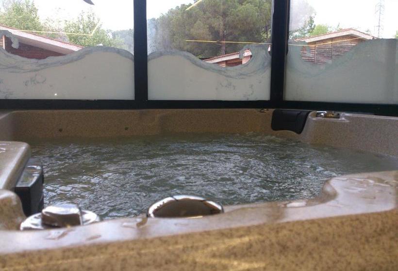 مُتل Hostal Bungalows Camping Cáceres