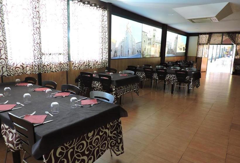 مُتل Hostal Bungalows Camping Cáceres