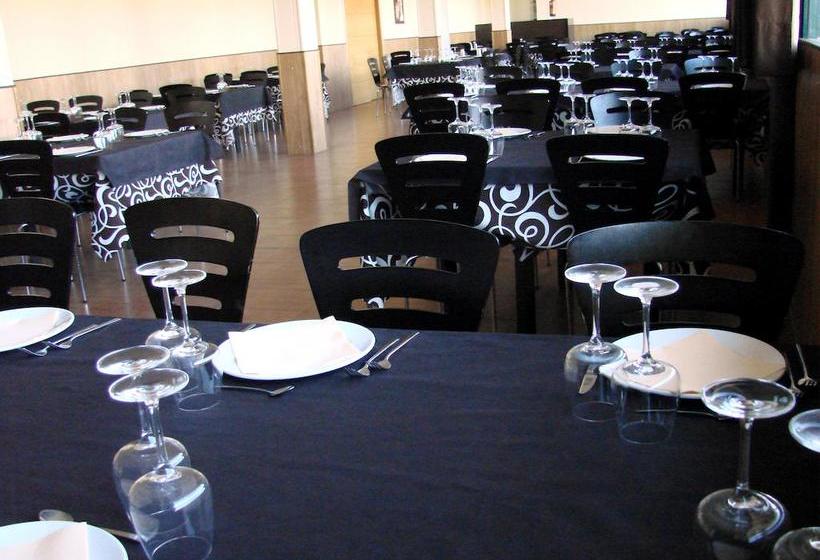 مُتل Hostal Bungalows Camping Cáceres