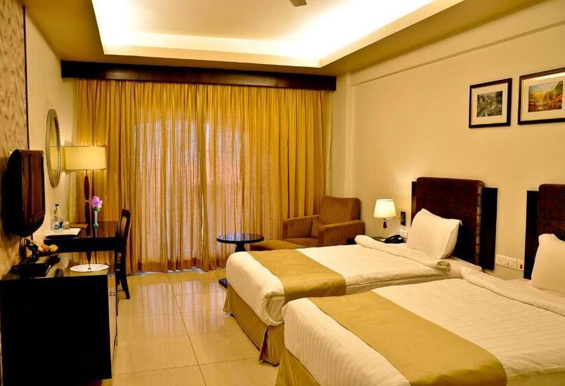 Pramod Convention & Club Resort