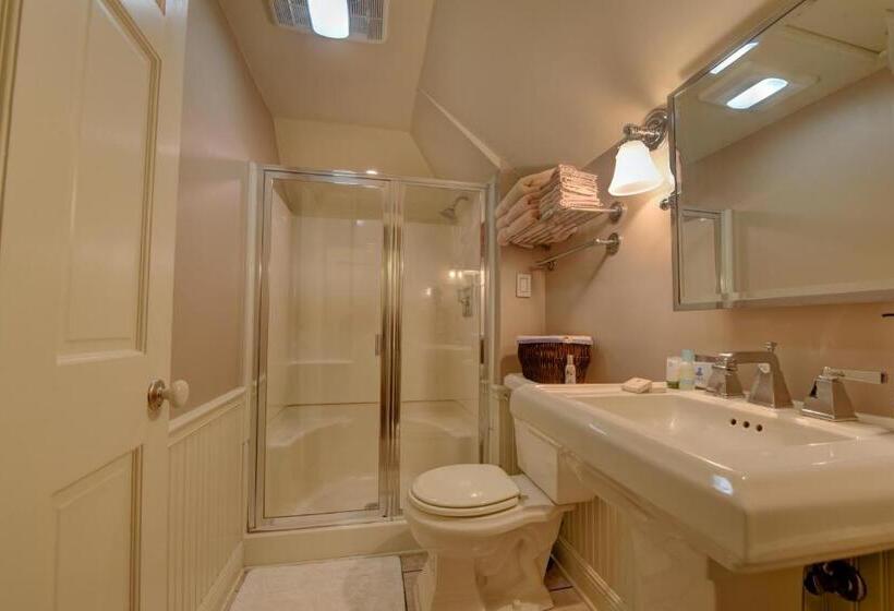 A Chateau On The Bayou Bed & Breakfast