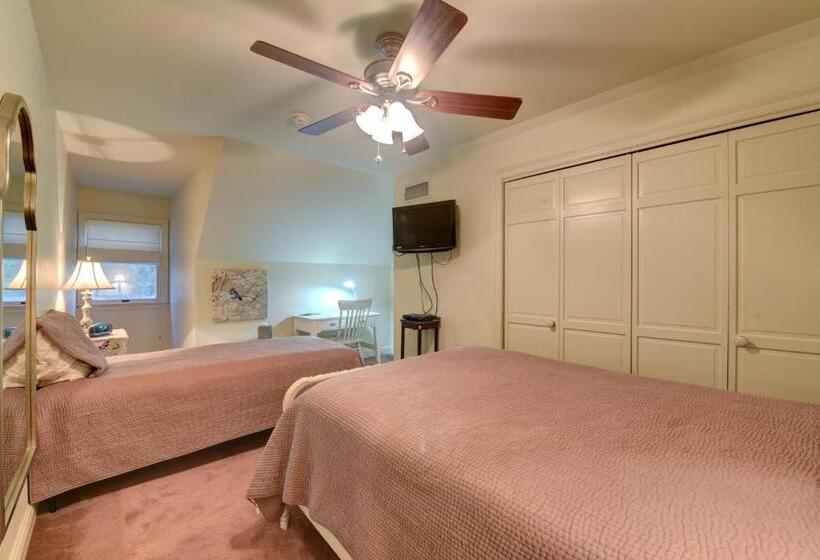 A Chateau On The Bayou Bed & Breakfast