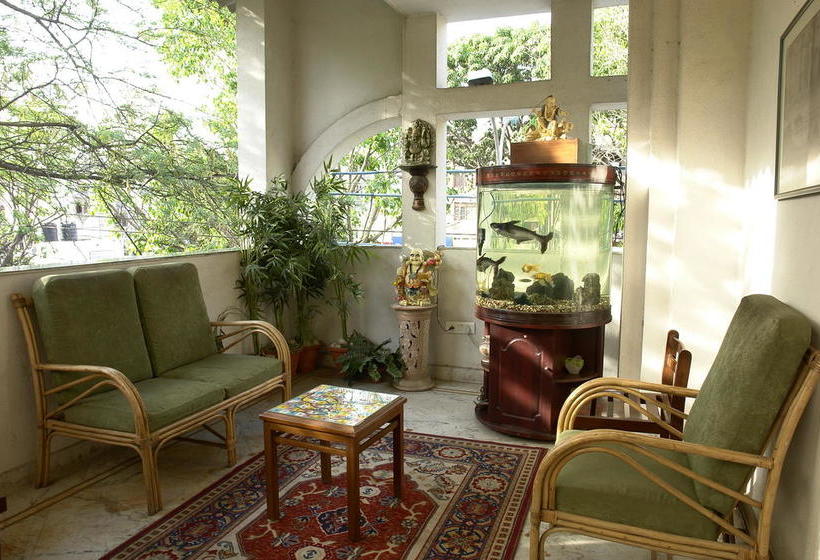 Cedar Court Bed And Breakfast