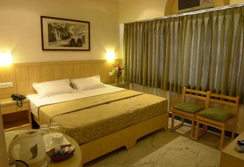 Cedar Court Bed And Breakfast