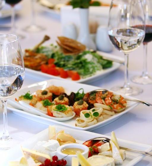 Cedar Court Bed And Breakfast