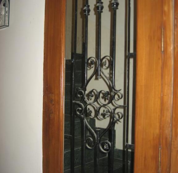 Cedar Court Bed And Breakfast