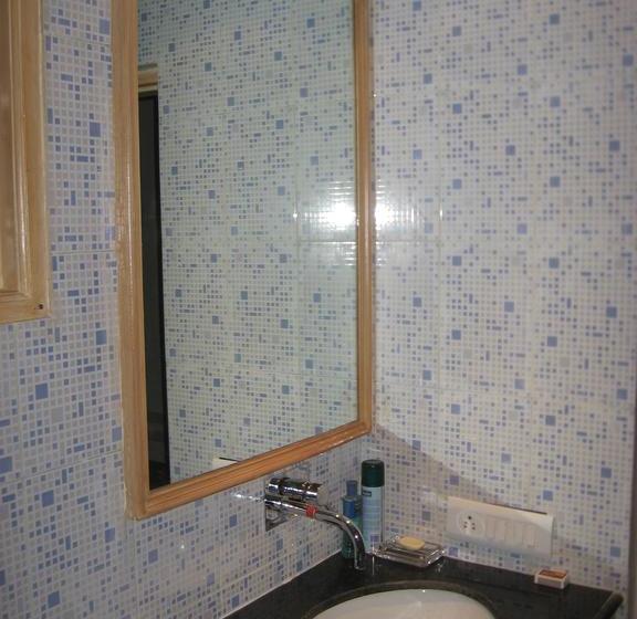 Cedar Court Bed And Breakfast