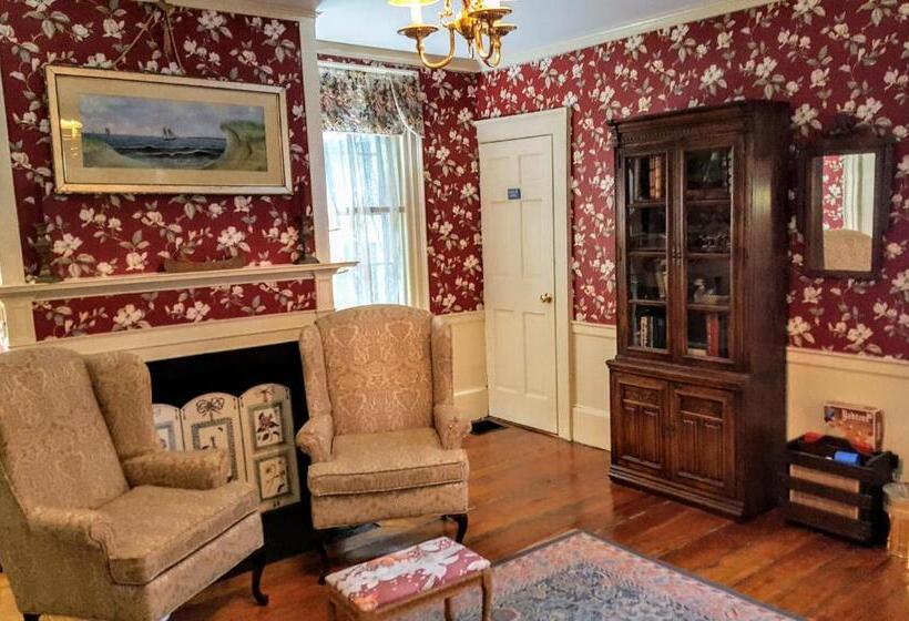 مبيت وإفطار Clark Currier Inn