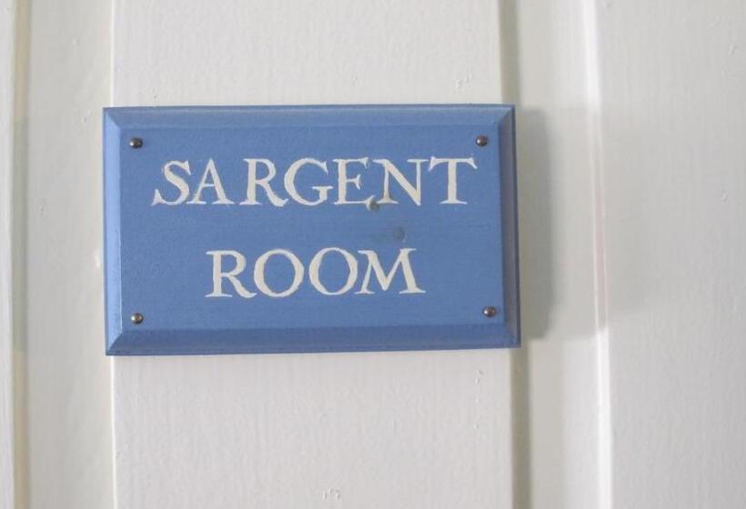 مبيت وإفطار Clark Currier Inn