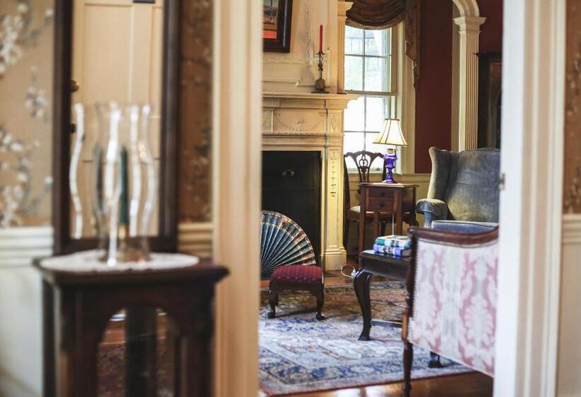 مبيت وإفطار Clark Currier Inn