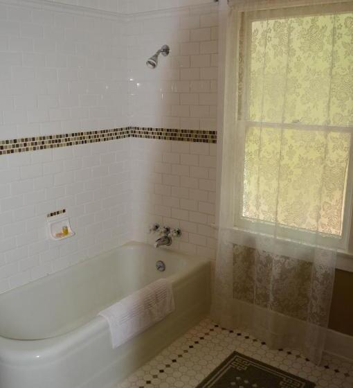 Glen Morey Country House B & B Inn