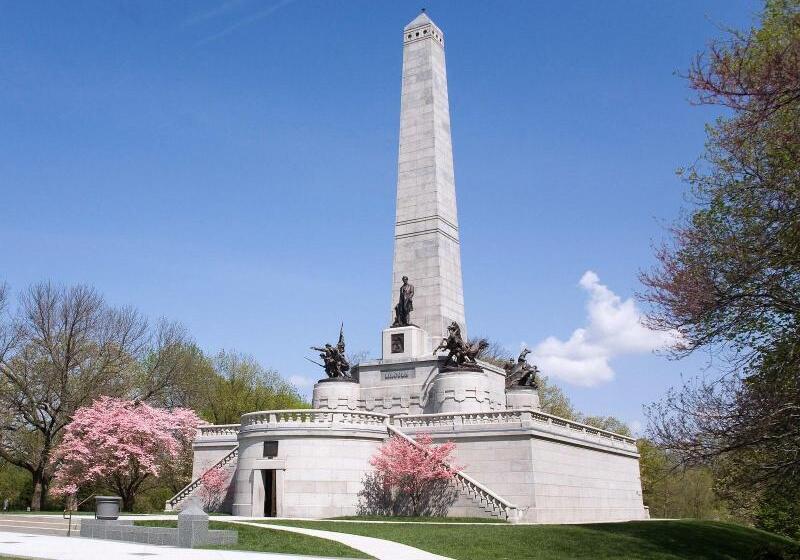 تختخواب و صبحانه Inn At 835 Boutique