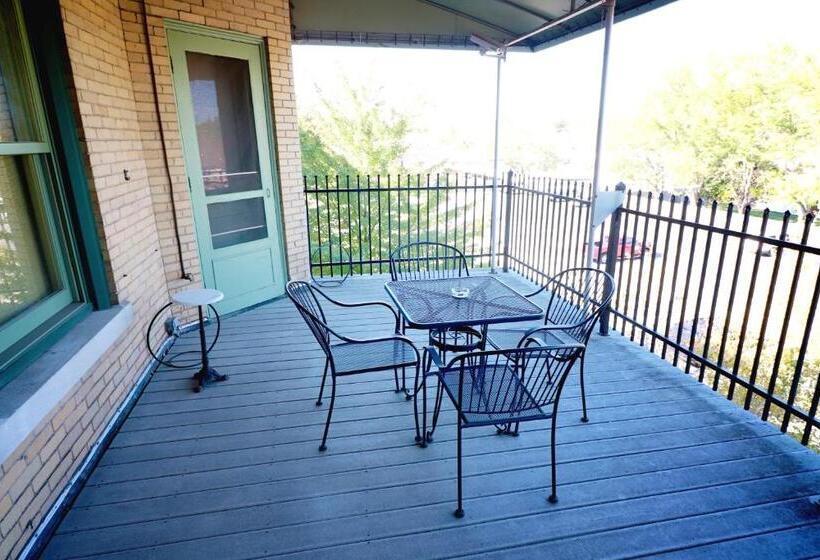 Bed and Breakfast Inn At 835 Boutique