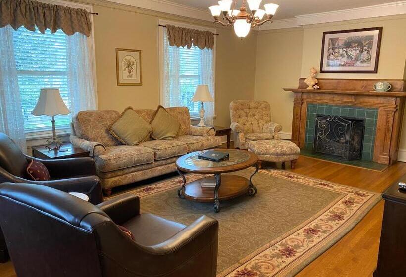 Bed and Breakfast Inn At 835 Boutique