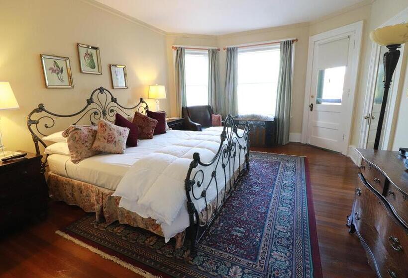 Bed and Breakfast Inn At 835 Boutique