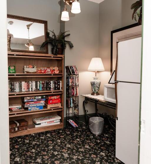 Bed and Breakfast Inn At 835 Boutique