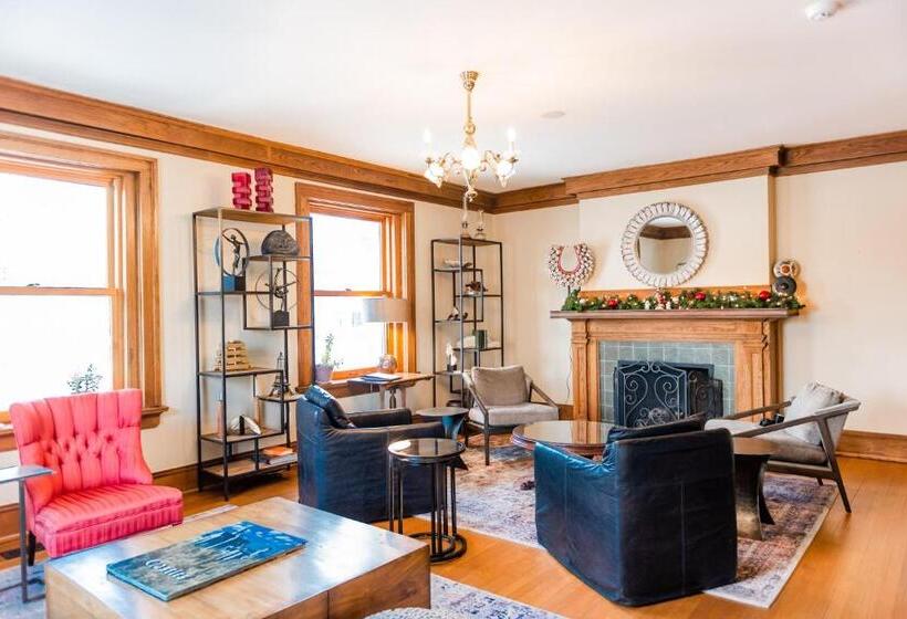 Bed and Breakfast Inn At 835 Boutique