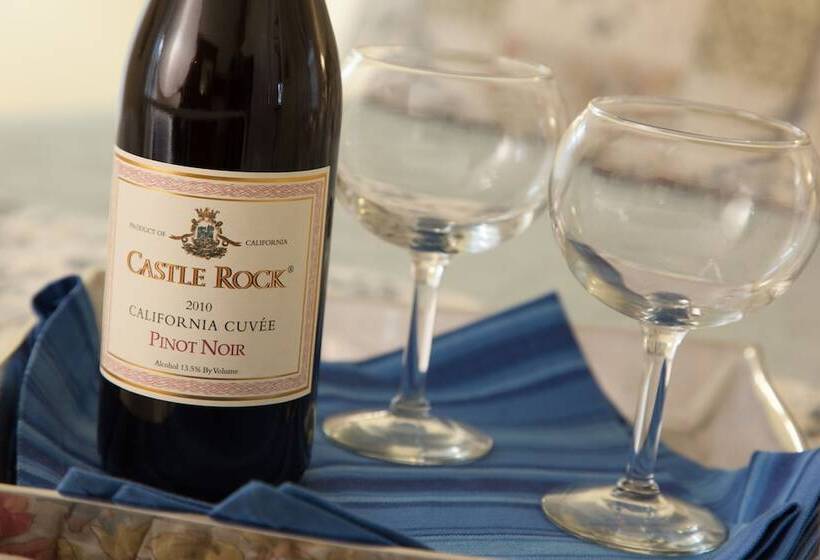 Lang House On Main Street Bed & Breakfast