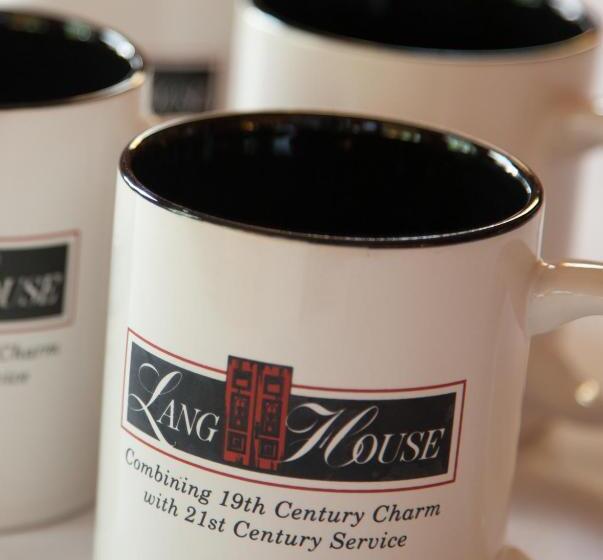 Lang House On Main Street Bed & Breakfast