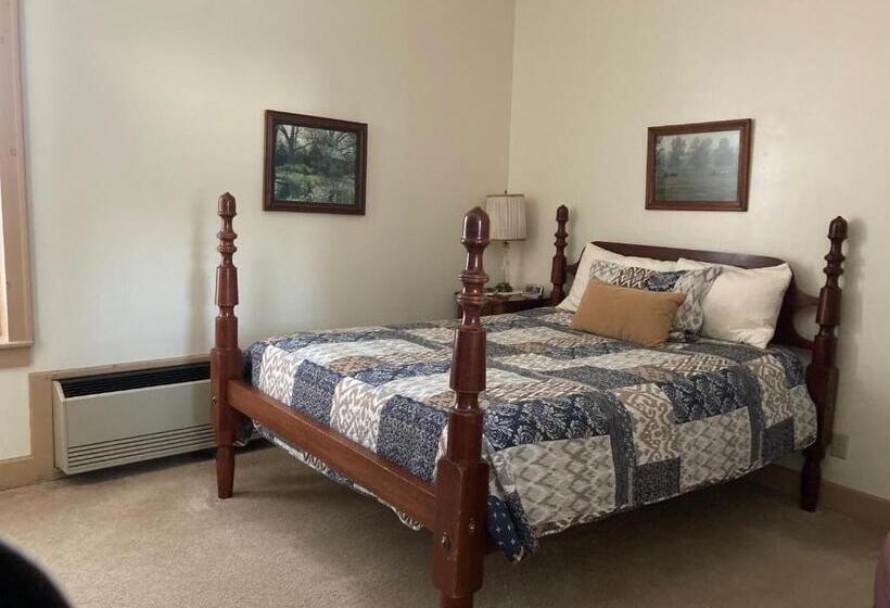 تختخواب و صبحانه Oak Valley Inn And Suites