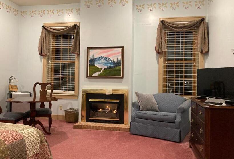 تختخواب و صبحانه Oak Valley Inn And Suites