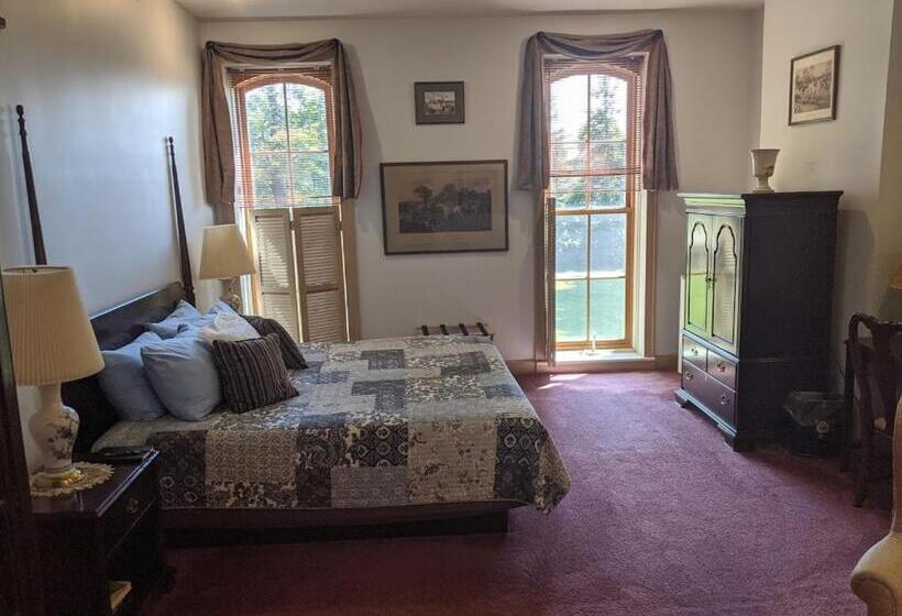 تختخواب و صبحانه Oak Valley Inn And Suites