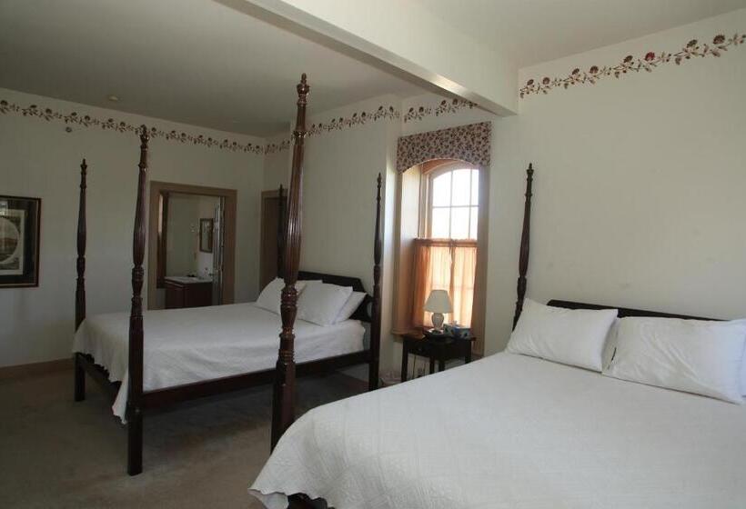 تختخواب و صبحانه Oak Valley Inn And Suites