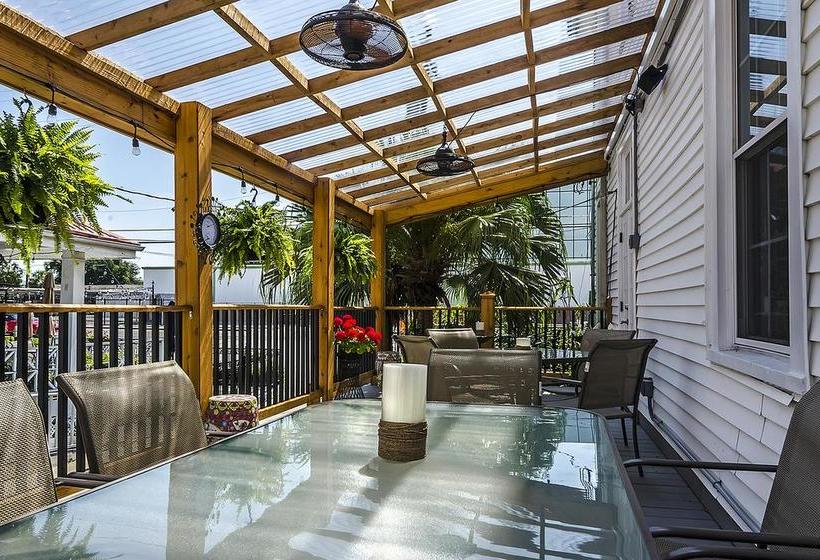 Rose Manor Bed & Breakfast