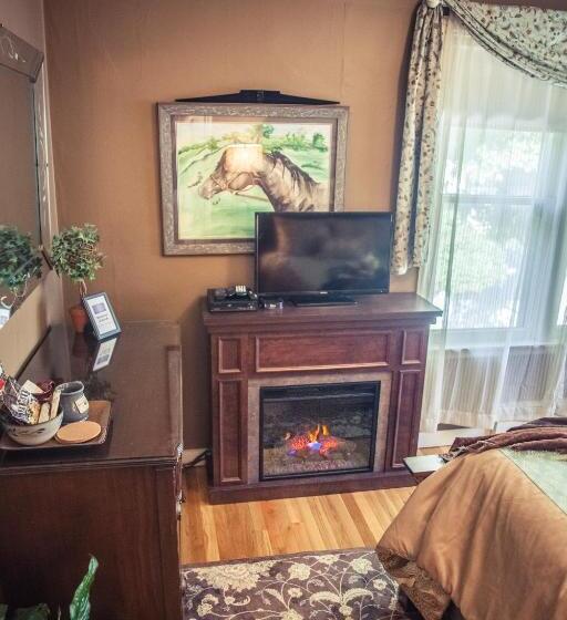 مبيت وإفطار Silver Heart Inn & Cottages