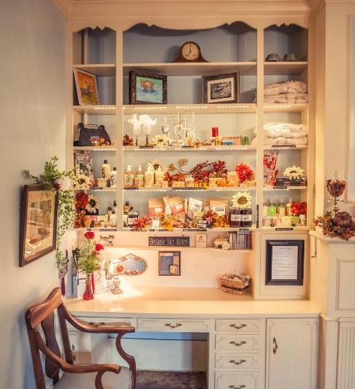 مبيت وإفطار Silver Heart Inn & Cottages