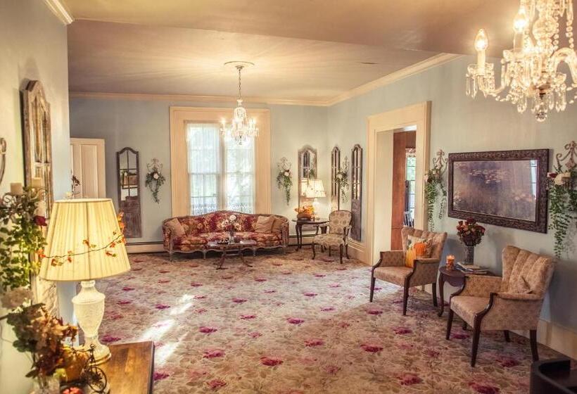 مبيت وإفطار Silver Heart Inn & Cottages