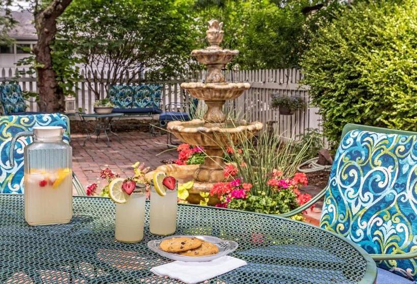 مبيت وإفطار Silver Heart Inn & Cottages