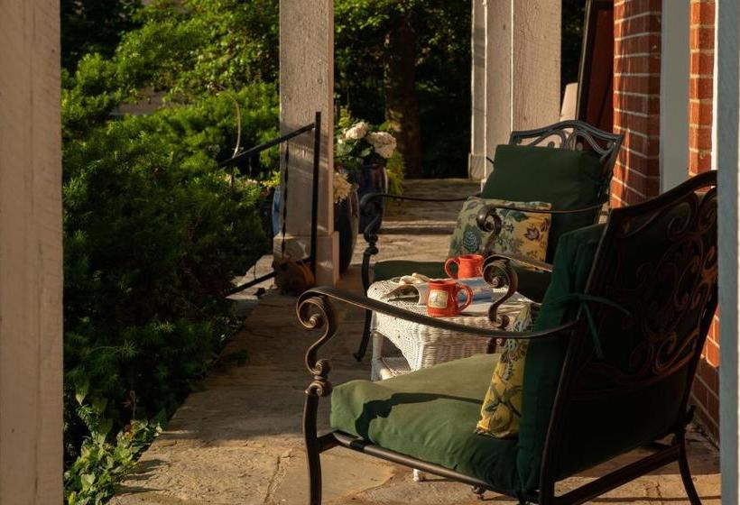 住宿加早餐  South Court Inn