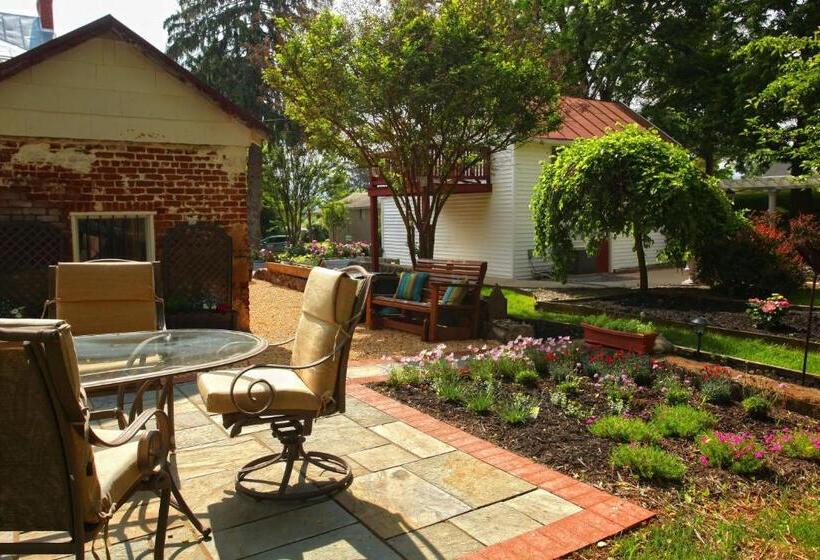 ベッドアンドブレックファースト South Court Inn